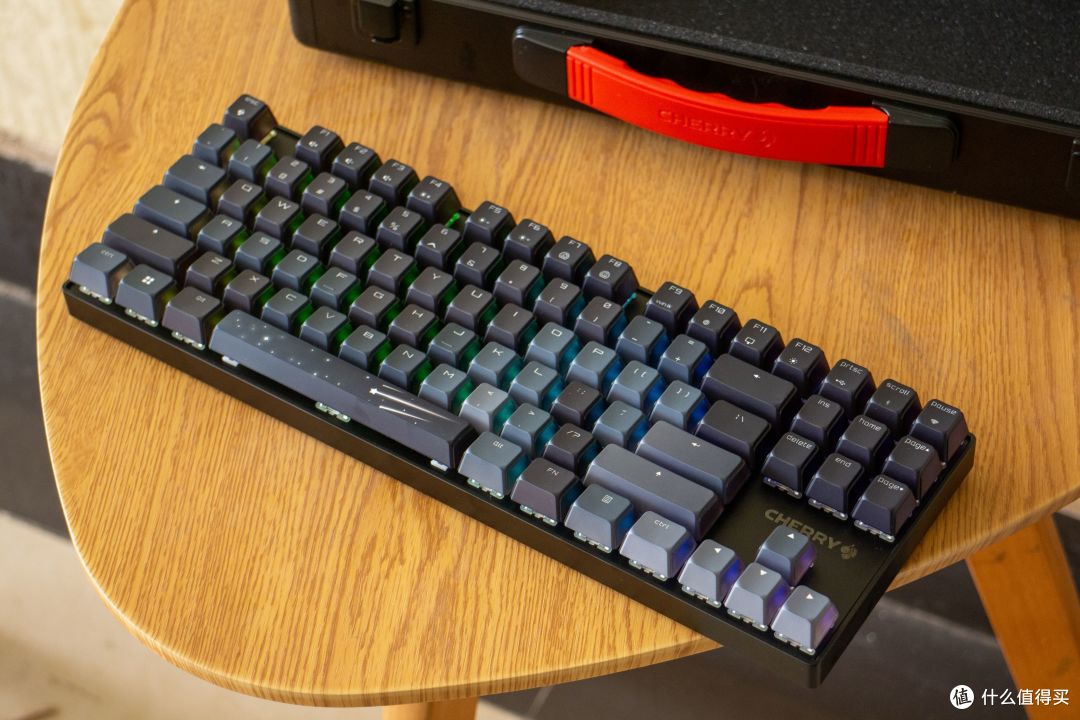 "原厂"的改变与不变——Cherry MX 8.2 TKL 曜石XAGA