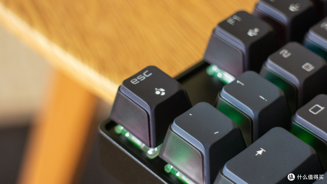 "原厂"的改变与不变——Cherry MX 8.2 TKL 曜石XAGA