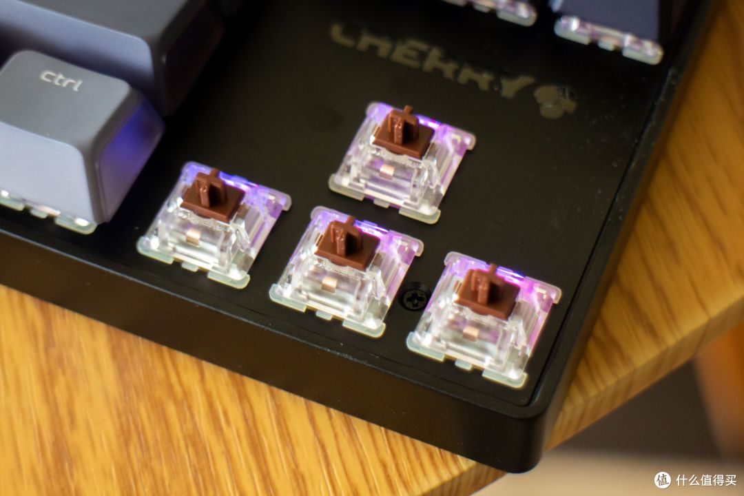 "原厂"的改变与不变——Cherry MX 8.2 TKL 曜石XAGA