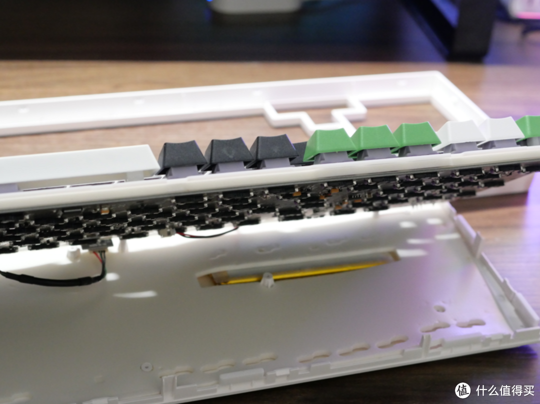 预订最快进步奖，玄派玄熊猫PD98拆解评测，又一款性价比爆棚的机械键盘