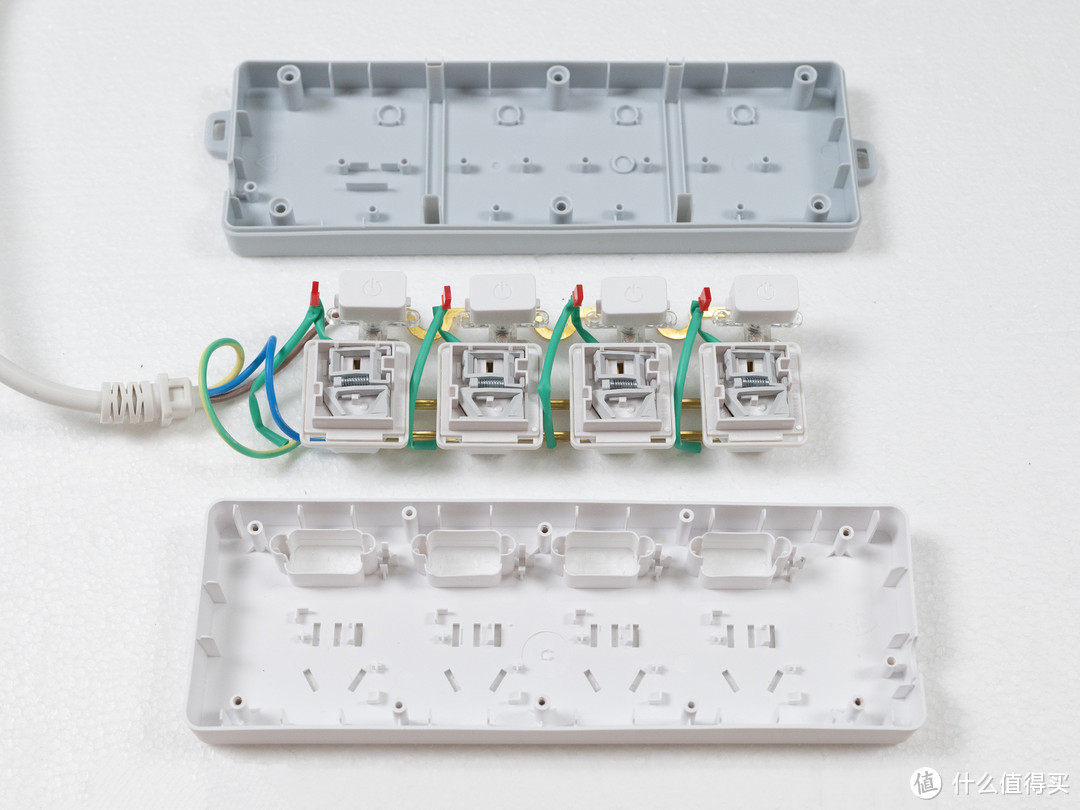 性价比分控排插怎么买？公牛、aigo、绿联、飞利浦、得力、德力西新国标排插拆给大家看