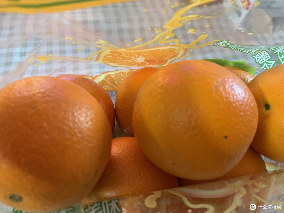 夏天吃晚脐橙,酸甜酸甜的。