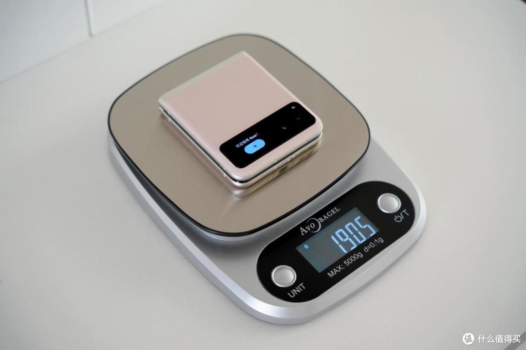 3999元的折叠屏独此一家,moto razr 40或许会是你的第一款小折叠