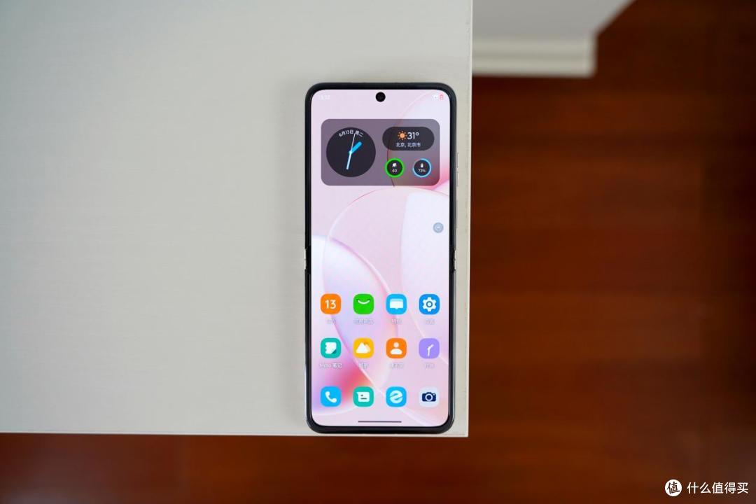 3999元的折叠屏独此一家,moto razr 40或许会是你的第一款小折叠
