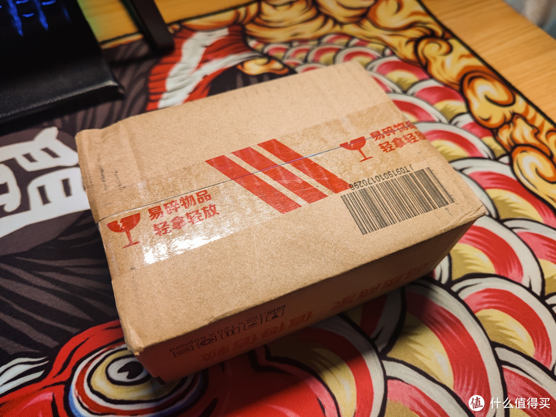 有点太小了:¥199入手雷蛇八岐大蛇V2双模无线游戏鼠标开箱验票