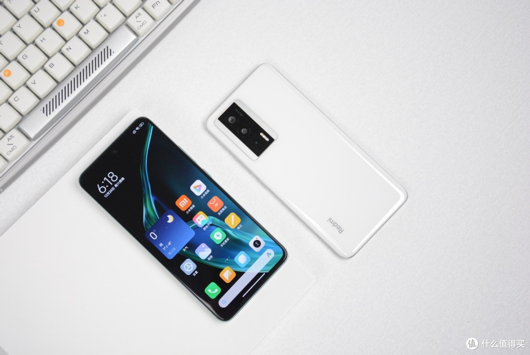 16GB运存、骁龙8+处理器,跌至2299元,雷军困惑:你买还不买?