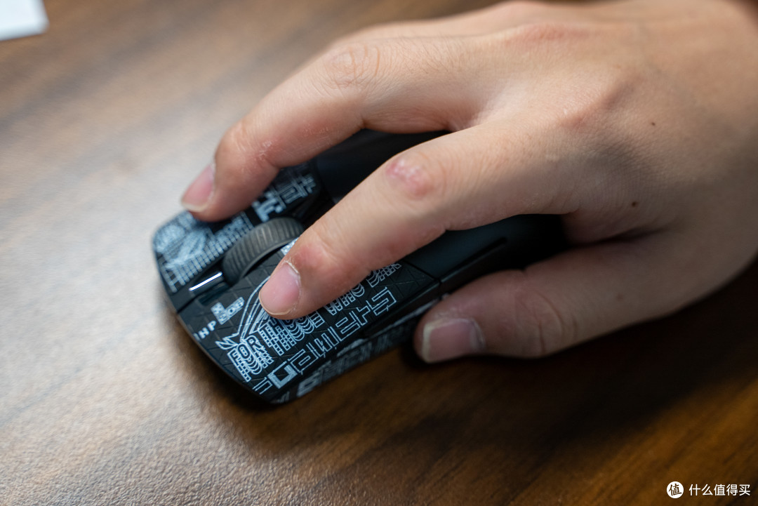 三模连接+神光同步——ROG月刃无线版 AimPoint 36K游戏鼠标上手分享