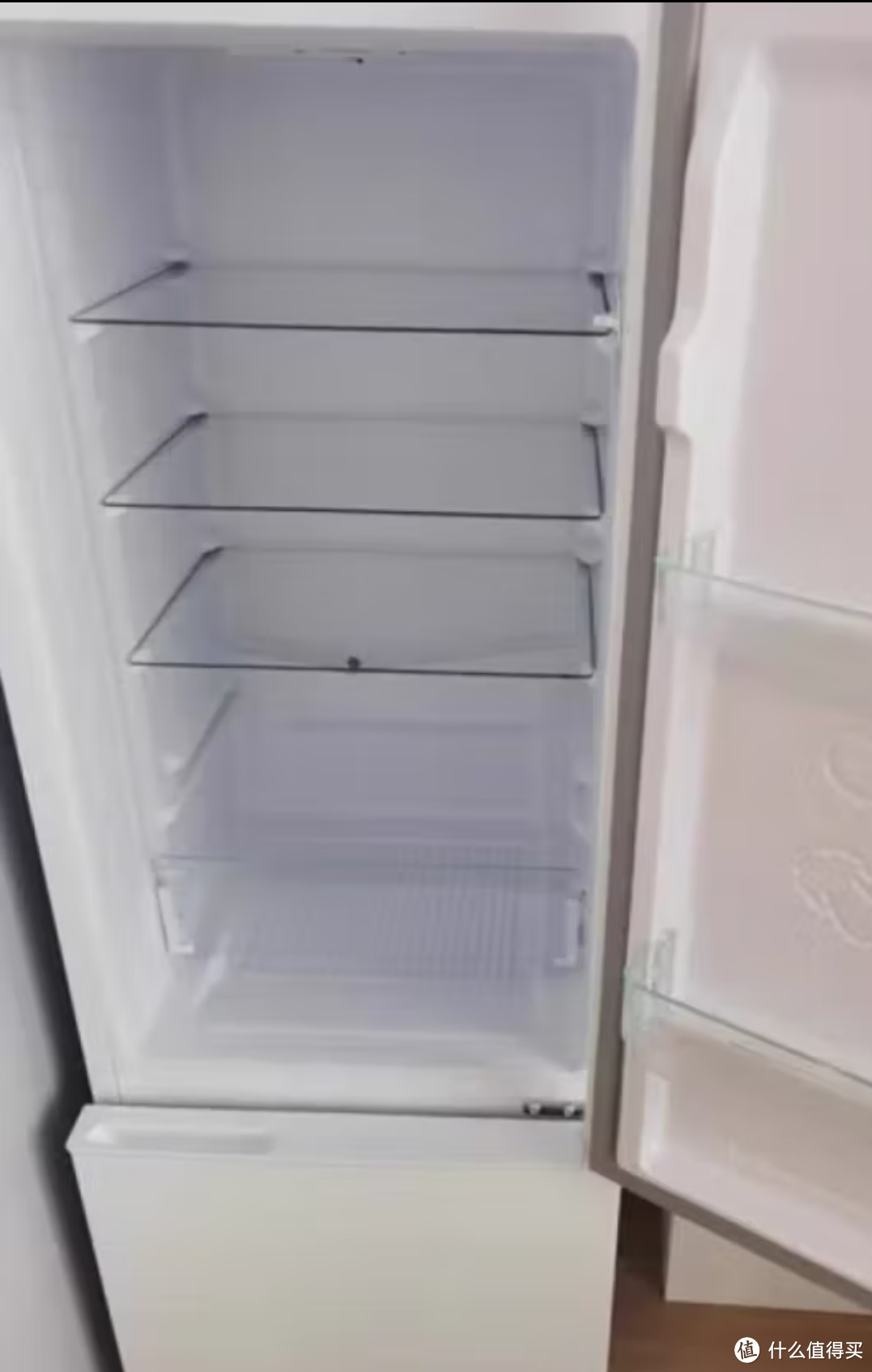 家用冰箱还是比较喜欢这款白色的