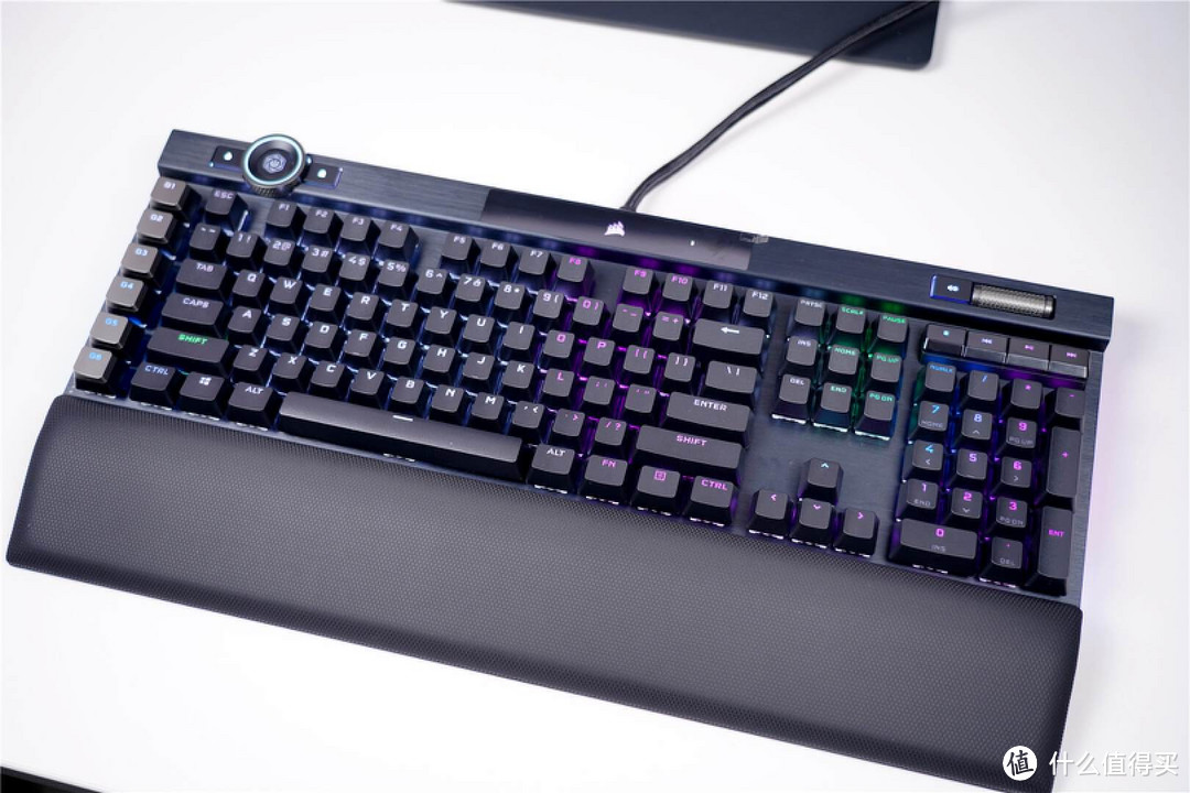 旗舰键盘分享,你的游戏世界应该有一把美商海盗船K100 RGB Pro机械键盘!