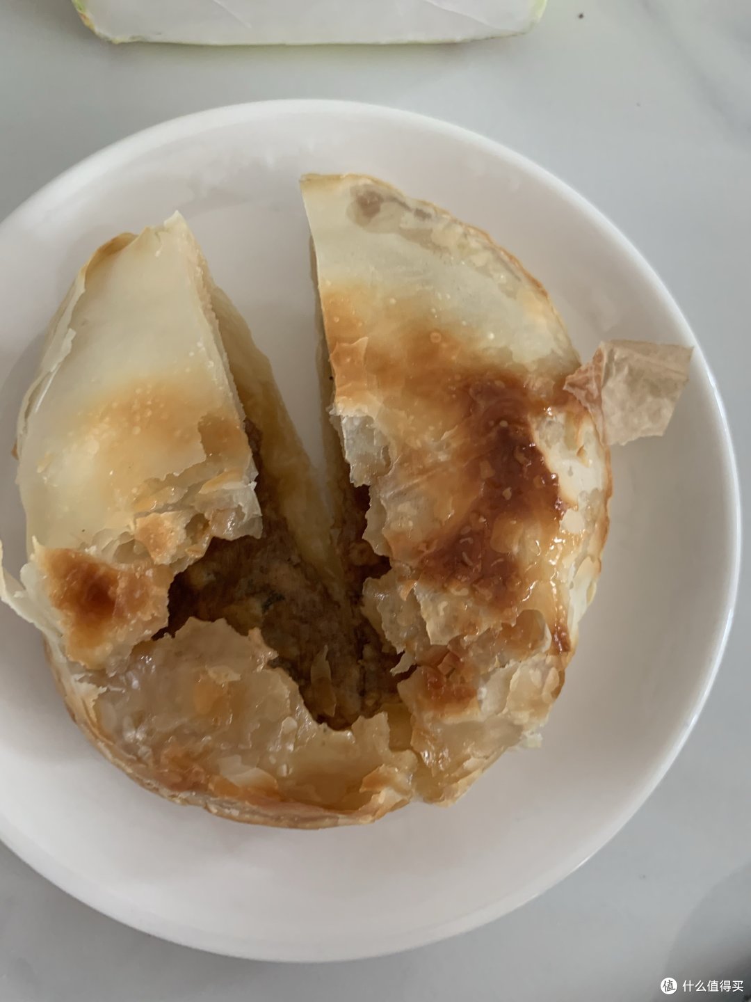 有馅汁的牛肉馅饼,酥脆