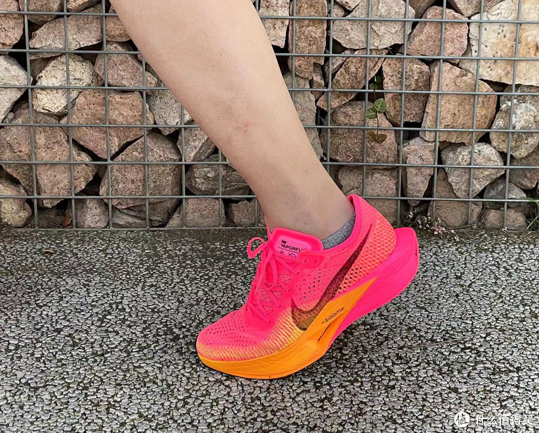 轻盈透气、澎湃回弹，耐克顶级跑鞋第三代 VAPORFLY NEXT%3 体验分享