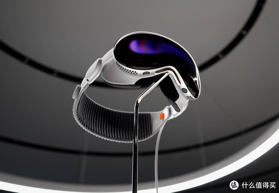 苹果旗下首款头显设备，售价2.5W，号称“黑科技”，你会买单吗？