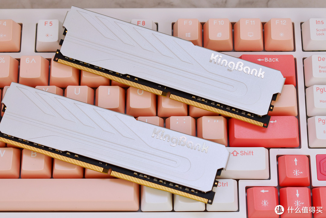 金百达银爵DDR4 16Gx2套装：价格亲民性能不俗，装机升级选它没错