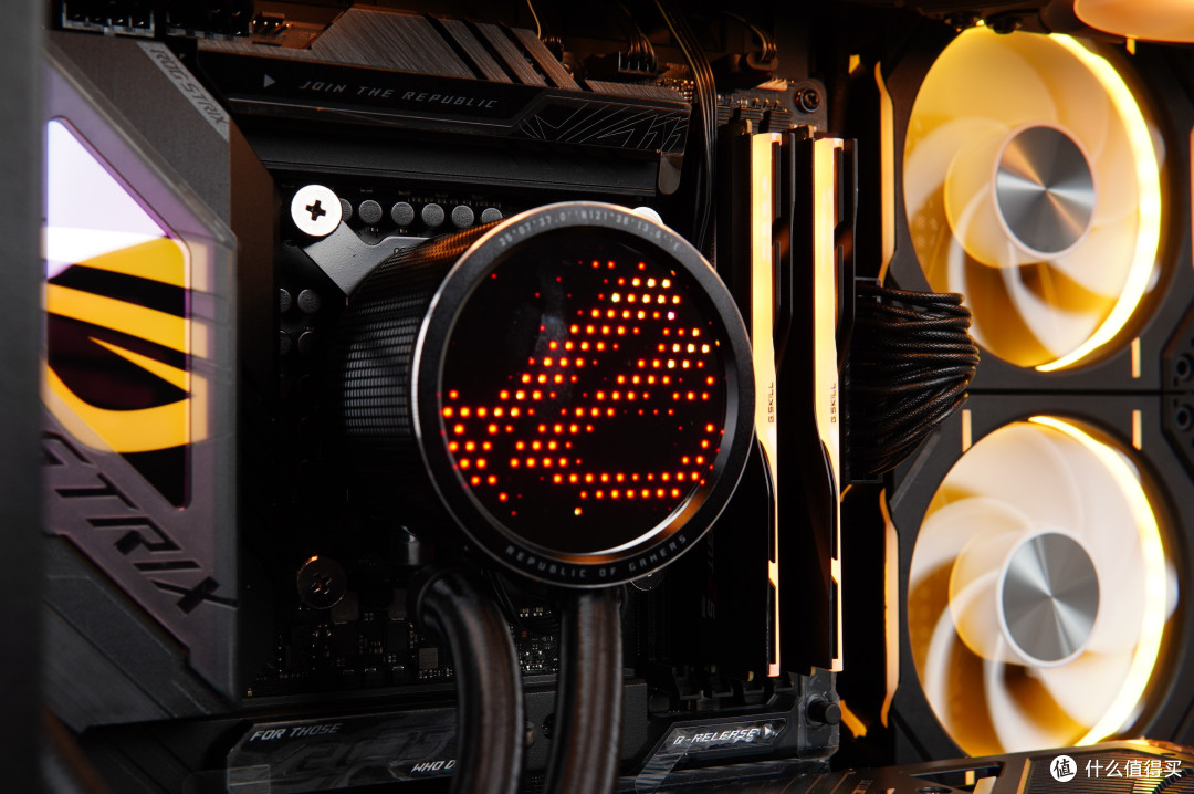 高质感经典黄黑主题，i7-13700K+ROG龙王三代+猛禽RTX4070Ti+GT502机箱装机展示