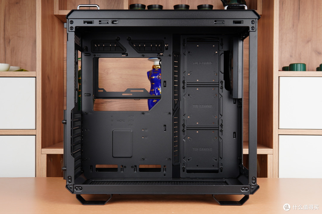 高质感经典黄黑主题，i7-13700K+ROG龙王三代+猛禽RTX4070Ti+GT502机箱装机展示