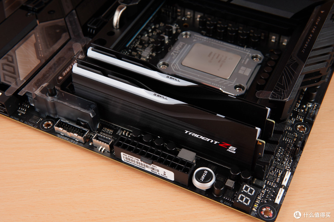 高质感经典黄黑主题，i7-13700K+ROG龙王三代+猛禽RTX4070Ti+GT502机箱装机展示