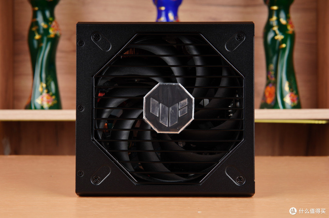 高质感经典黄黑主题，i7-13700K+ROG龙王三代+猛禽RTX4070Ti+GT502机箱装机展示
