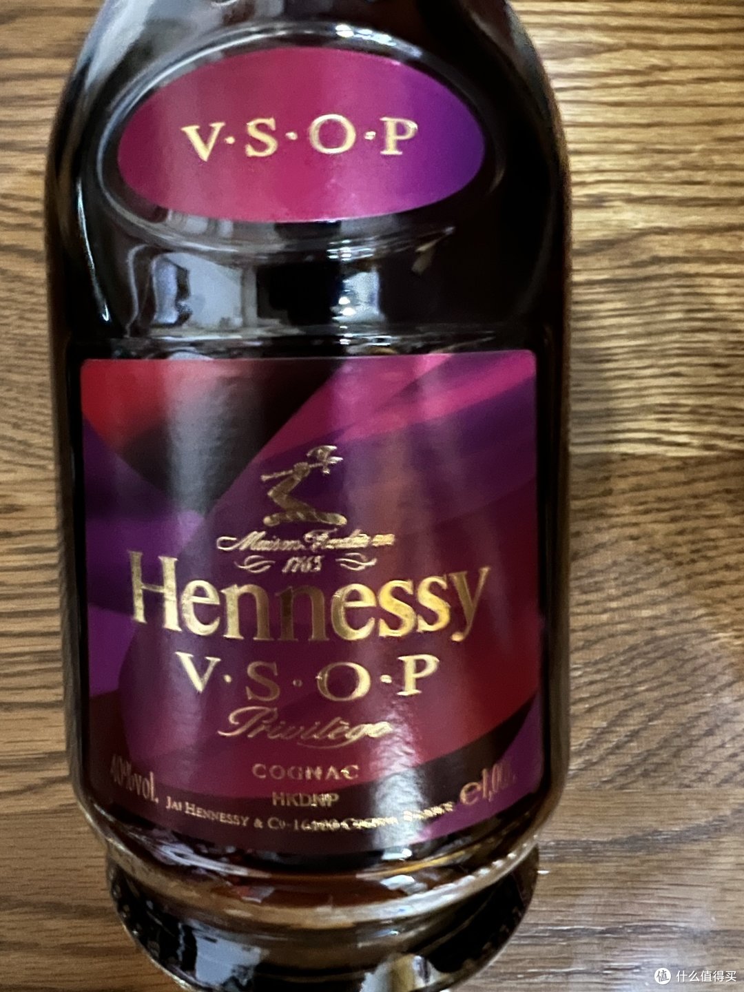 去年还是前年在CDF买的特别版的轩尼诗vsop两斤装！