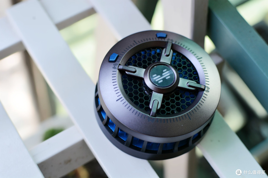 Smart智能极冰算法加持，北通ICE手机散热器快速来降降温