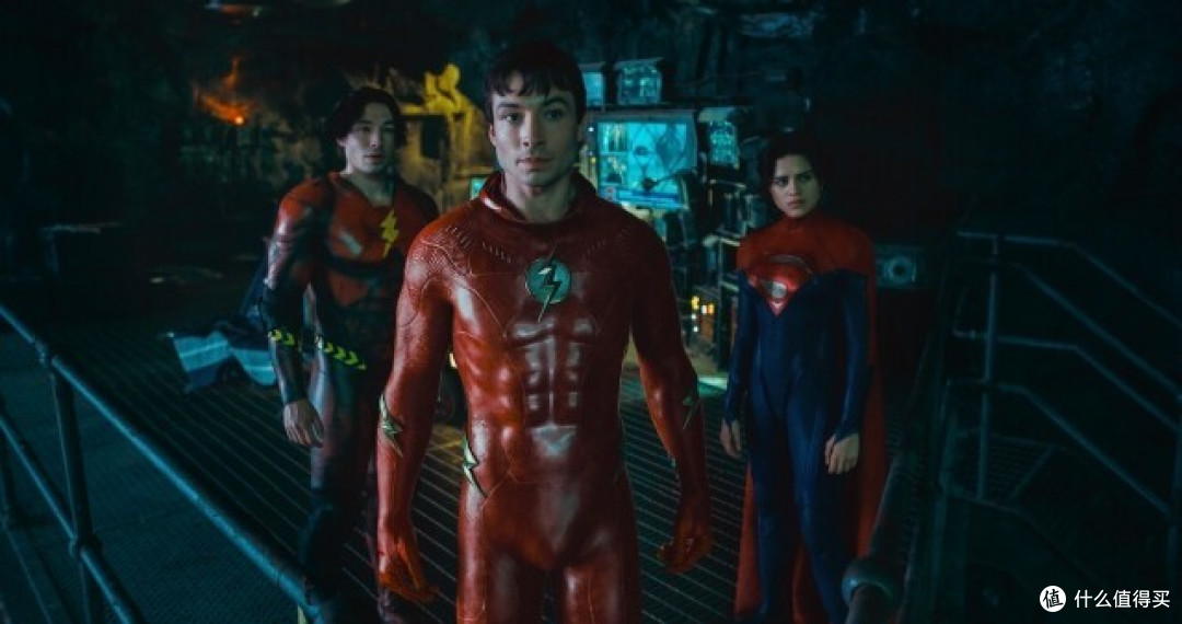 《闪电侠》DC 最佳作品之一,故事剧情简单而感动、让人重新爱上英雄电影