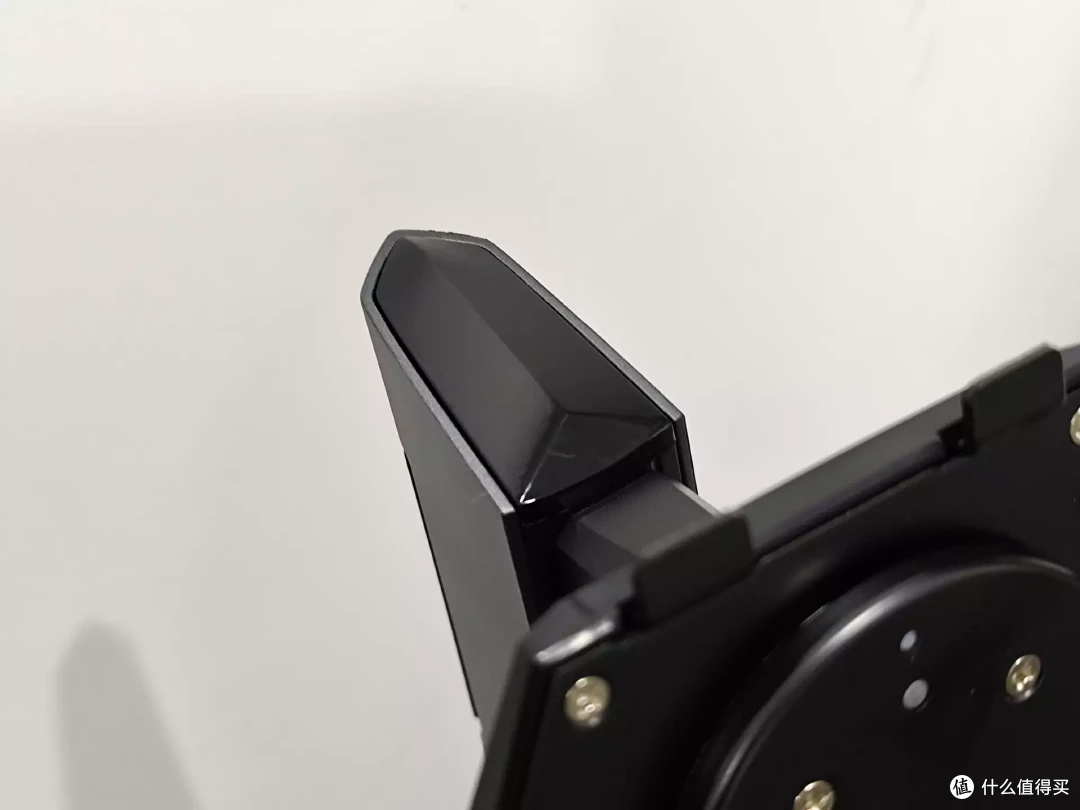 红魔电竞显示器:240Hz 超高刷的游戏利器