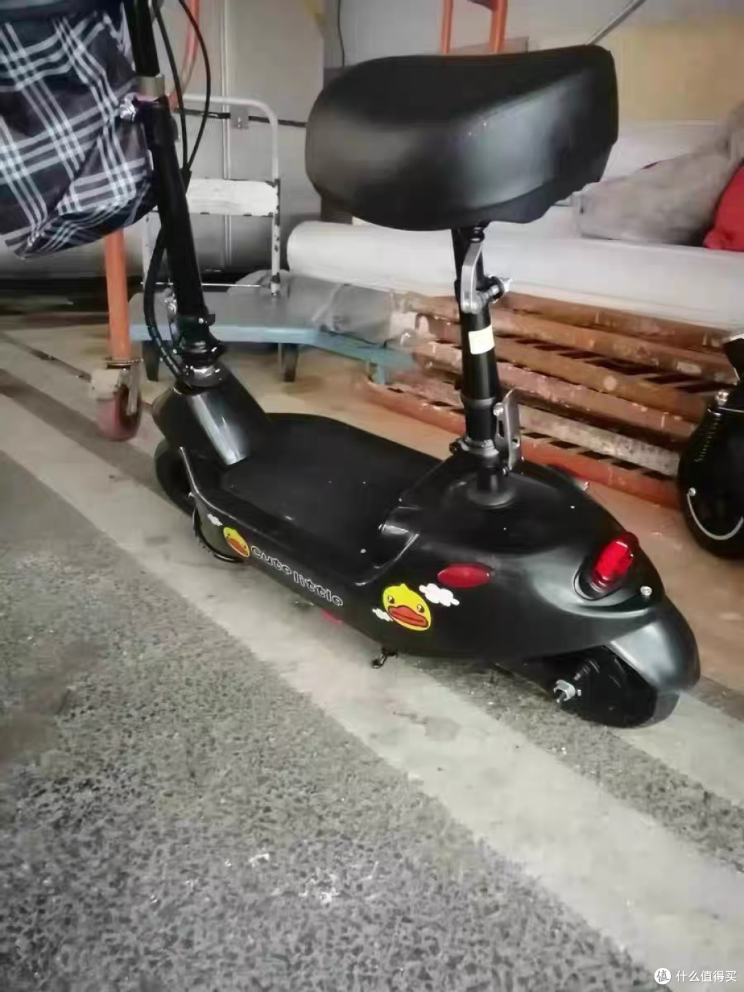  "迷你电动车：便捷生活的新选择"