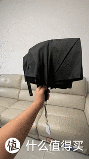 开箱年轻人的第一把电动雨伞，黑科技满满