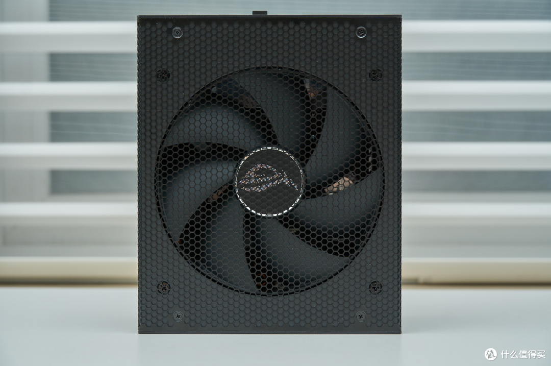 卡皇RTX 4090竟成公认值得买?浅析为何旗舰N卡如此吃香 华硕 TUF RTX 4090快速测评