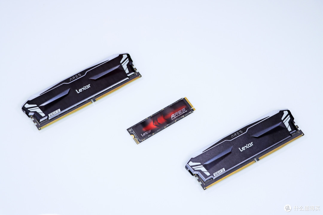 用 B760 小吹雪 + 4060 Ti 欧泊白 + 雷克沙 ARES 套装打造高性价比的小钢炮