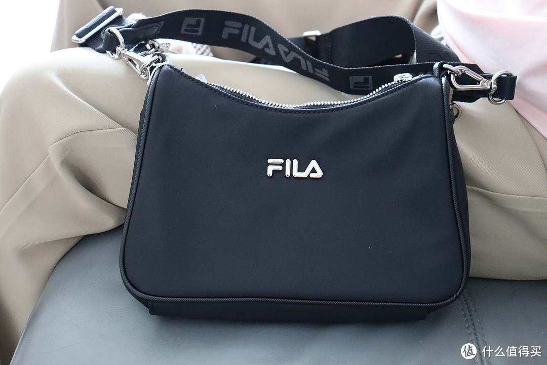 亲测！FILA的小挎包值得入手吗？