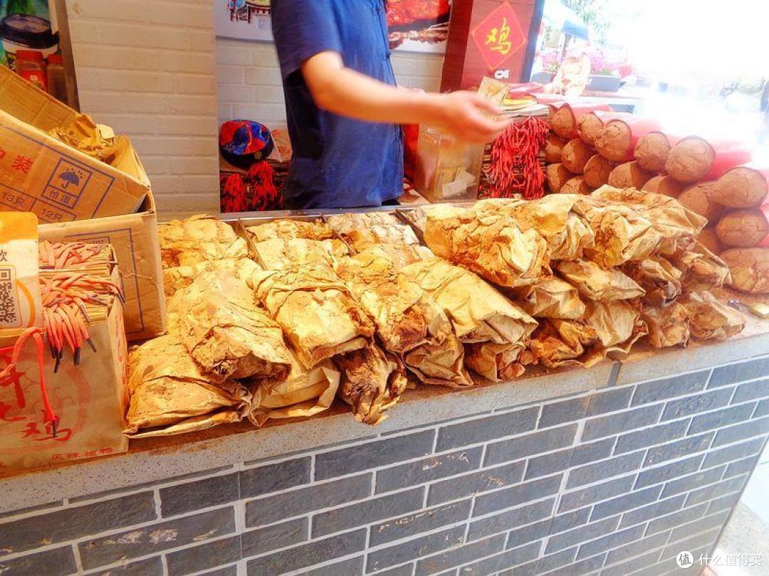 杭州人气最高的步行街“河坊街”,去吃地方美食,看历史文化风貌