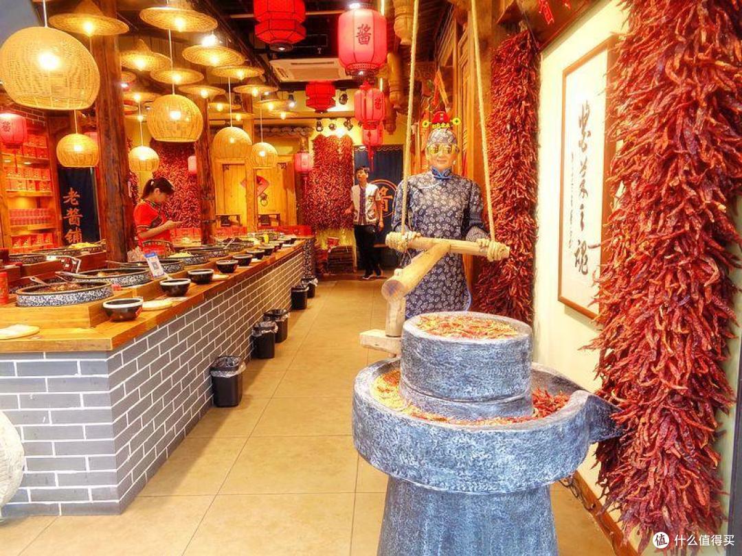 杭州人气最高的步行街“河坊街”,去吃地方美食,看历史文化风貌