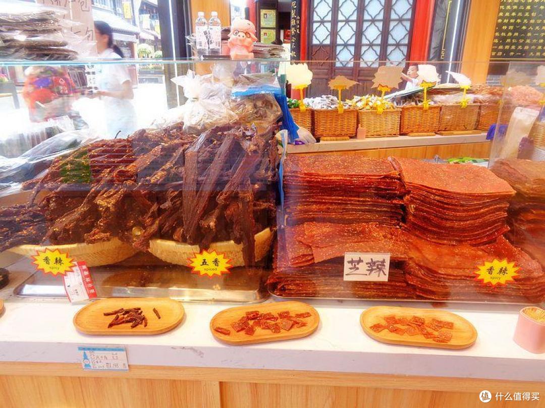 杭州人气最高的步行街“河坊街”,去吃地方美食,看历史文化风貌