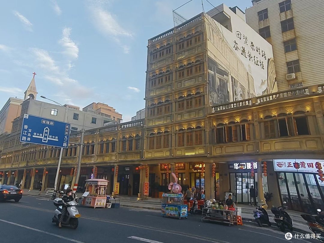 石狮市新开的夜市，趁今晚没事过去吃吃吃，位于新华路骑楼那条街上！