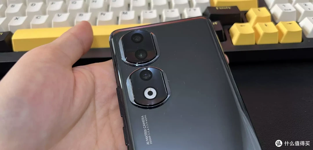 轻薄的人像拍照手机，选荣耀90 Pro还是OPPO Reno10 Pro+？
