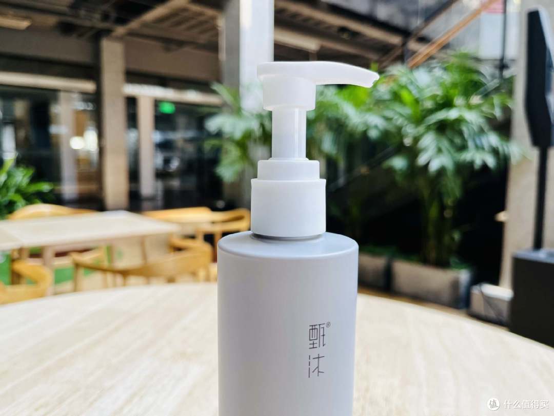 还在被头皮屑干扰？种草甄沐去屑洗发水，二硫化硒真去屑