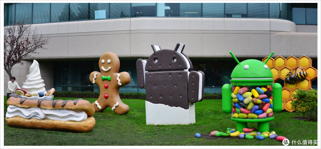 Google公司楼下摆满了的吉祥物