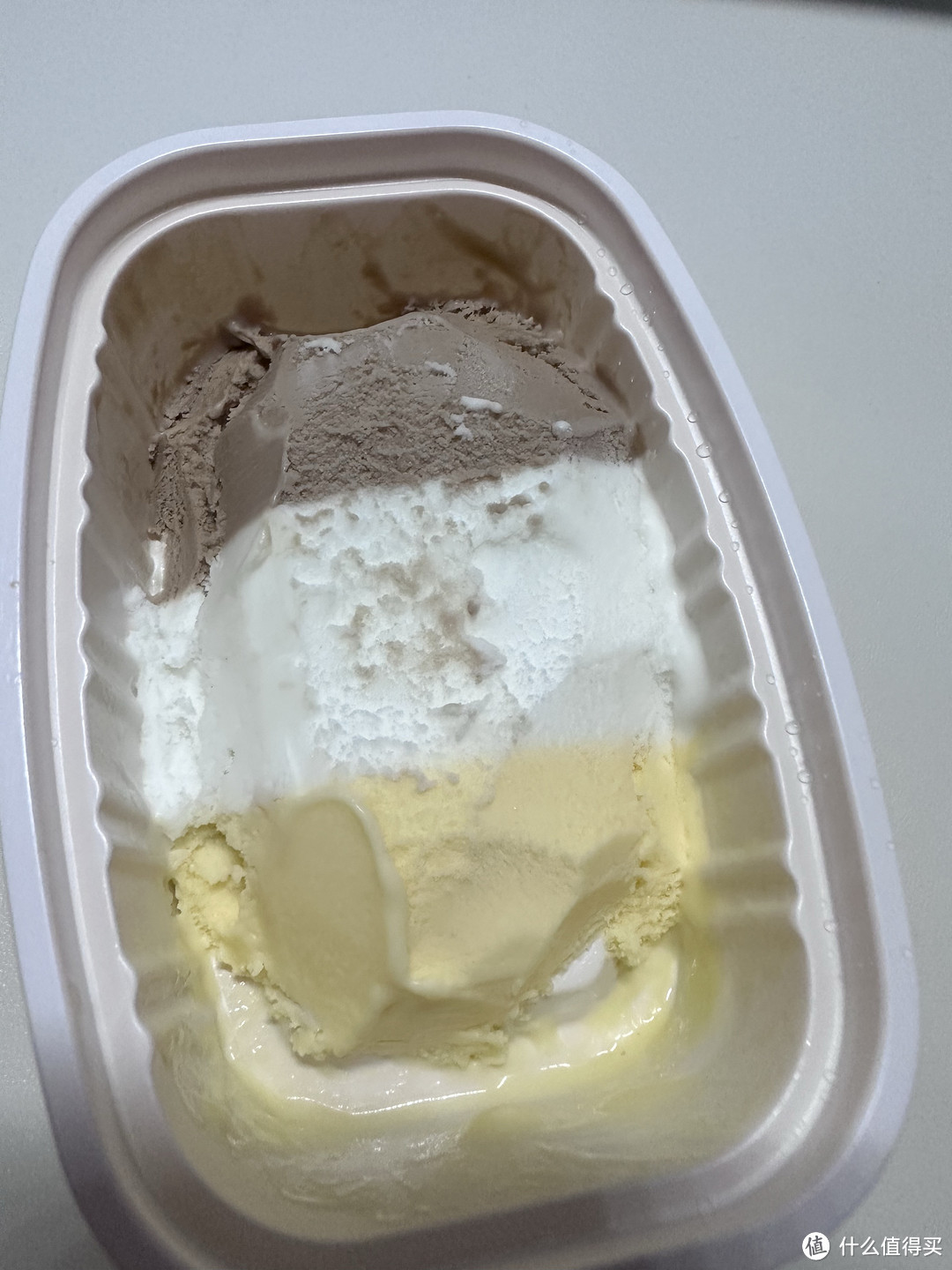 夏天必须要吃的-蒙牛三色雪糕🍦，香浓好美味，绵密丝滑。