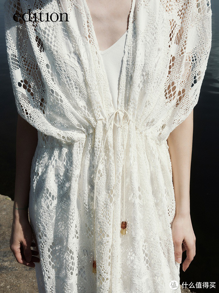 白色蕾丝长裙，很日系