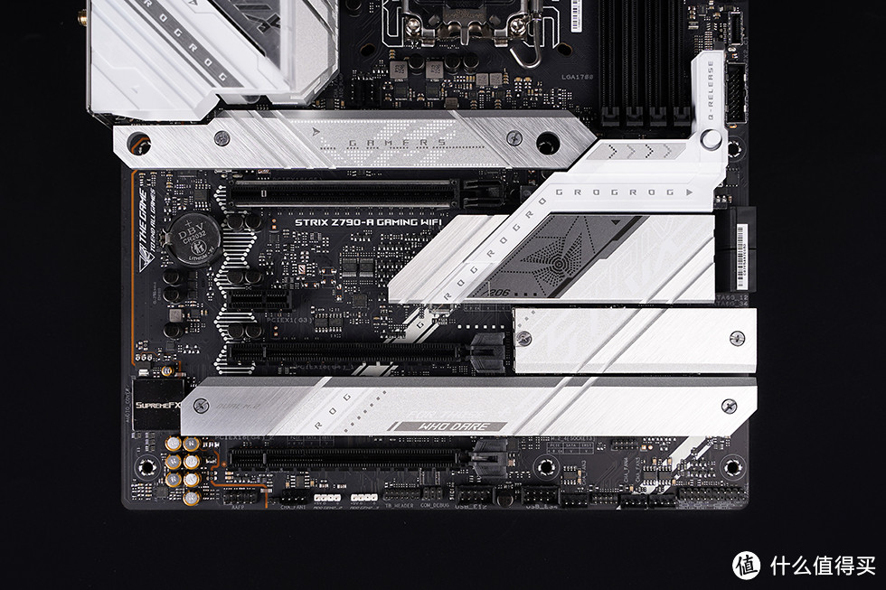 海景房与极简风格的融合,NZXT H9 Flow 纯白光污染主机装机秀