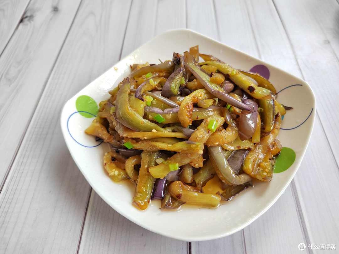 母子3人的节日午餐，1荤2素，在朋友圈火了，妈妈：回娘家吃饭吧