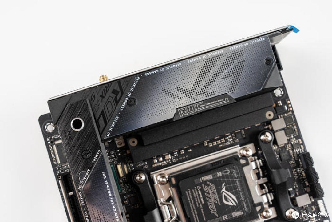 胡桃小机萌——STRIX X670E-I+分形工艺 TERRA 装机分享