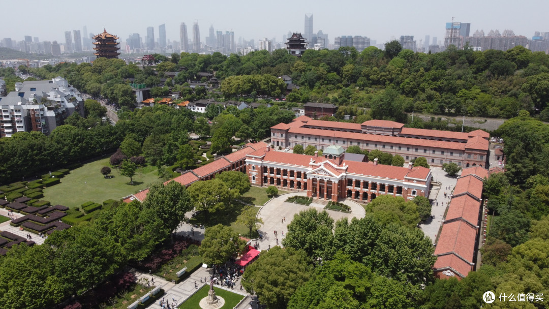 5万人的黄鹤楼被挤爆,隔壁红楼-辛亥革命武昌起义纪念馆却没什么人?