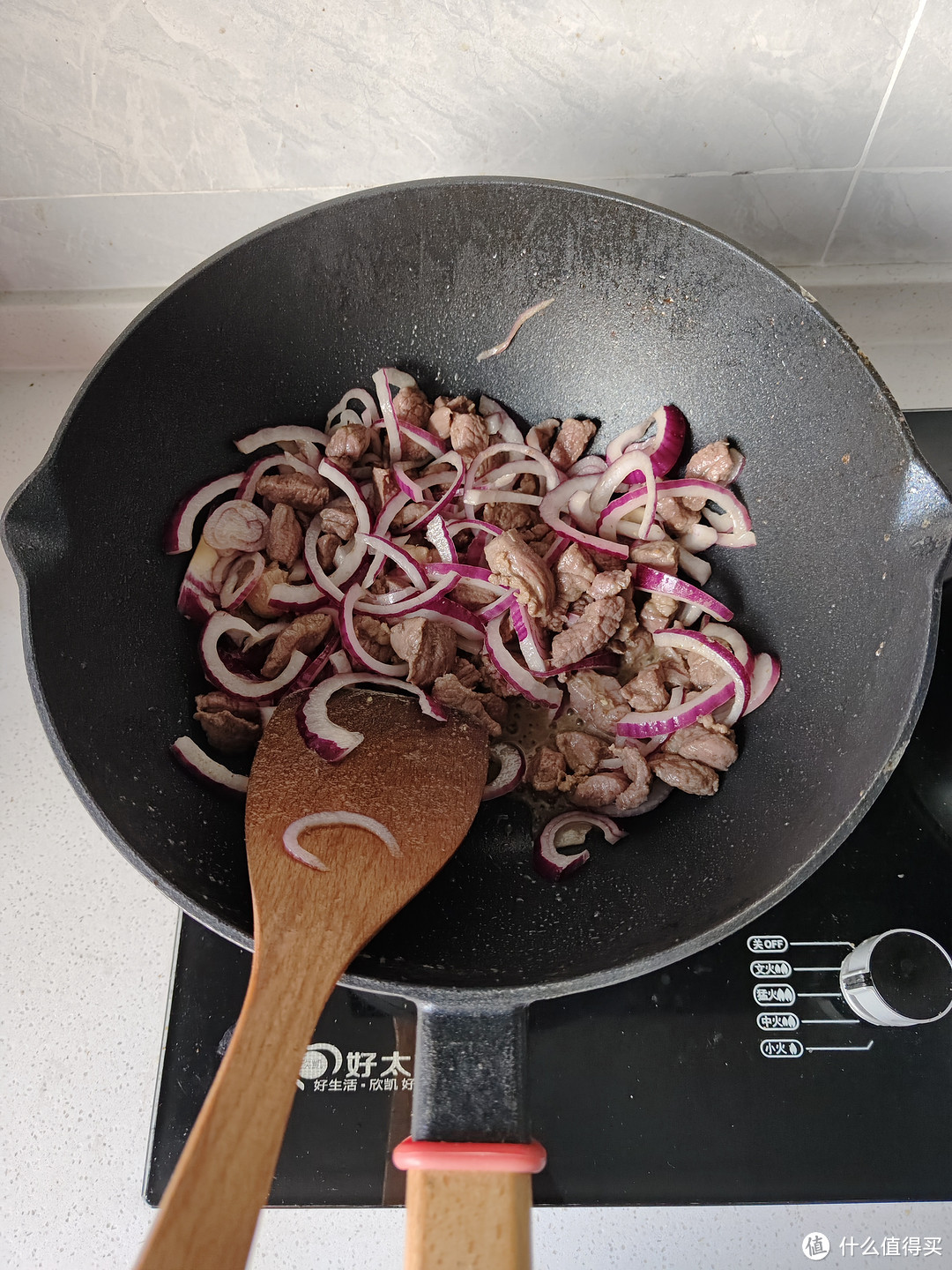 用新鲜羊肉自己在家做新疆手抓饭。好吃还卫生