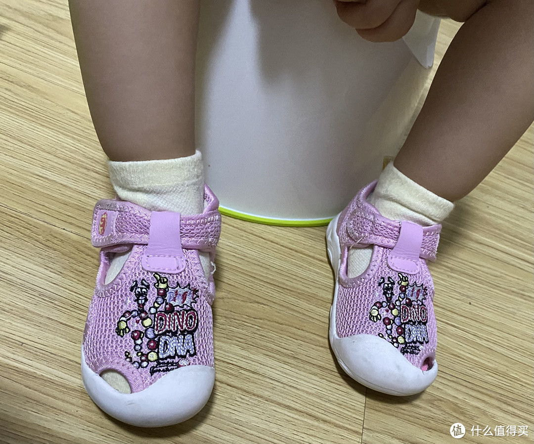 一岁十个月宝宝出生到现在都穿了哪些鞋子