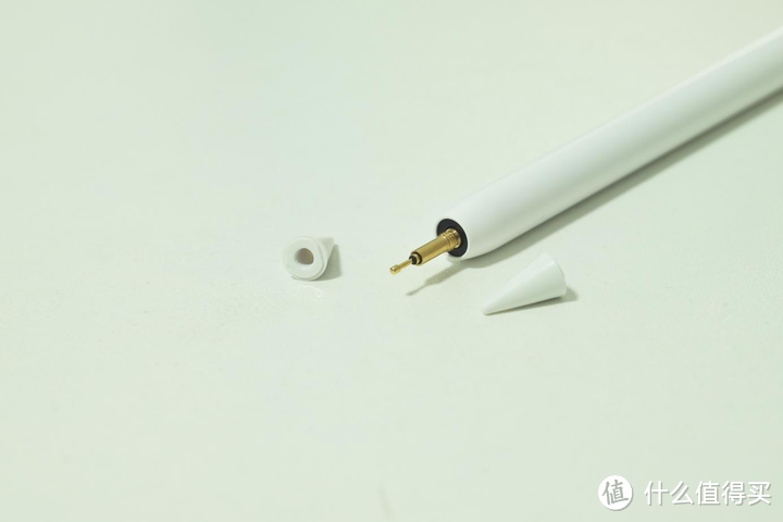 Apple Pencil 与淘宝上一两百块的电容笔有什么不同？