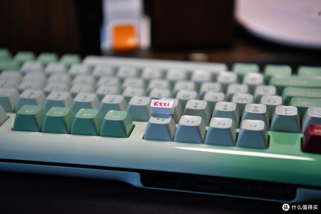 极致设计,带液晶屏的键盘:珂芝Z98凯华知冬轴机械键盘体验