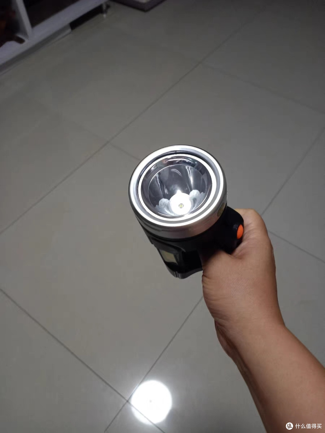 《强光手电筒:实用之选,伴我出行》_户外照明_什么值得买