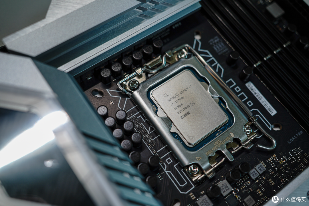高颜值RGB灯+超频7600MHz丨七彩虹CVN银翼DDR5内存评测+超频作业
