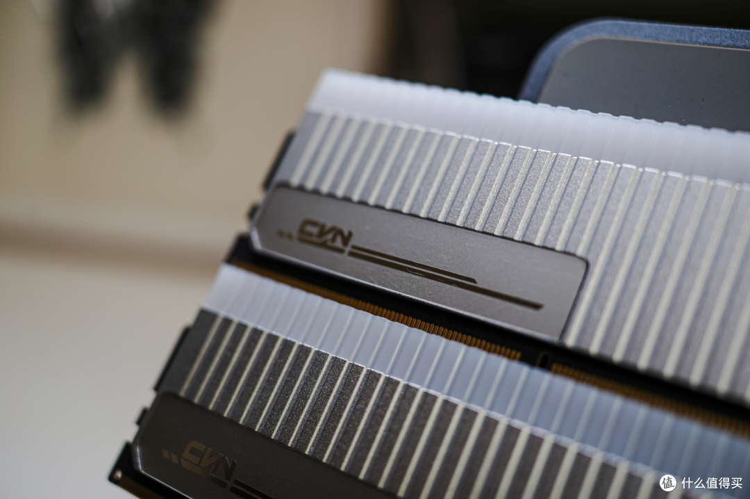 高颜值RGB灯+超频7600MHz丨七彩虹CVN银翼DDR5内存评测+超频作业